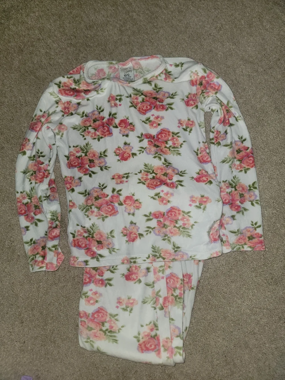 Girls Pajamas - Lot of 4